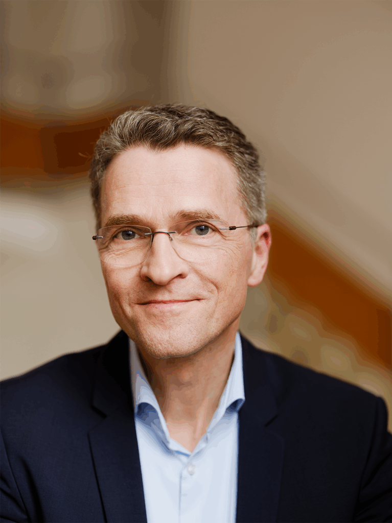 Porträtfoto von Professor Dr. Heribert Warzecha, Vizepräsident der TU Darmstadt für für Studium und Lehre sowie Diversität